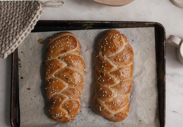 طرز تهیه نان شیرمال؛ نانهای طلایی پشت ویترین را خودمان بپزیم